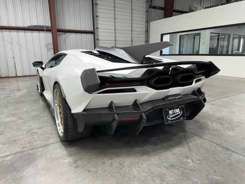 Used 2024 Lamborghini Revuelto AWD/4WD image 12