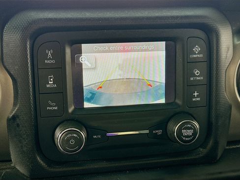 Used 2020 Jeep Gladiator Sport w/ Quick Order Package 24S image 2