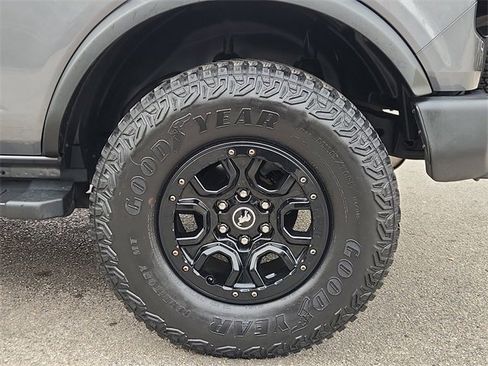 Used 2022 Ford Bronco Wildtrak image 31