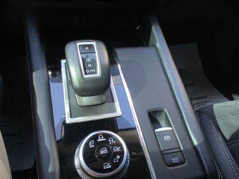 Used 2023 Mitsubishi Outlander SE AWD/4WD image 17