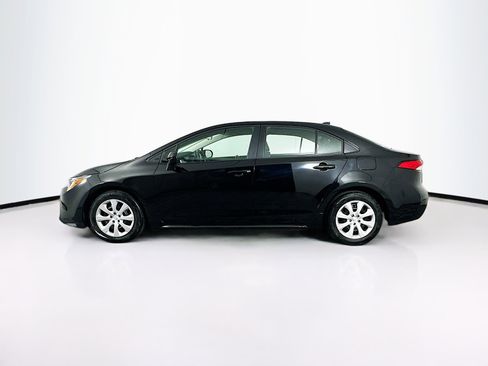 Used 2025 Toyota Corolla LE image 4