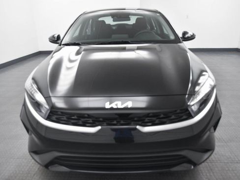 Used 2023 Kia Forte LXS w/ LXS Technology Package image 2