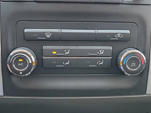 Used 2017 Nissan Frontier SV RWD image 18