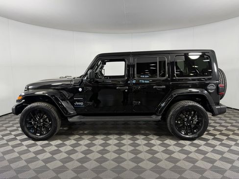 Used 2023 Jeep Wrangler Unlimited Sahara image 9