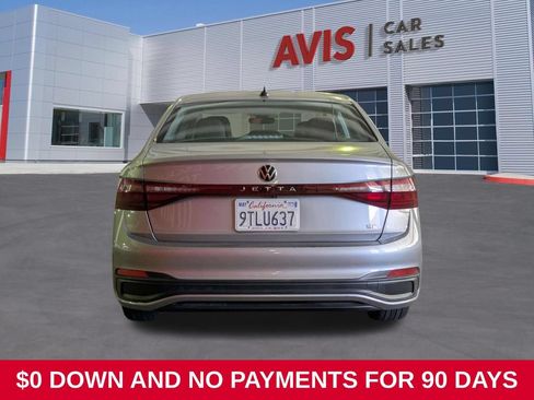 Used 2025 Volkswagen Jetta SE FWD image 7