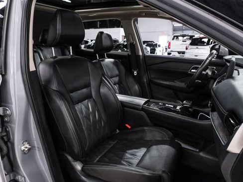 Used 2024 Nissan Rogue Platinum w/ Platinum Premium Package FWD image 31