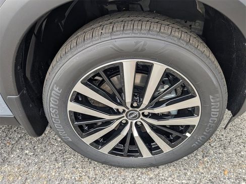 New 2025 Nissan Pathfinder Platinum w/ Cargo Package image 11