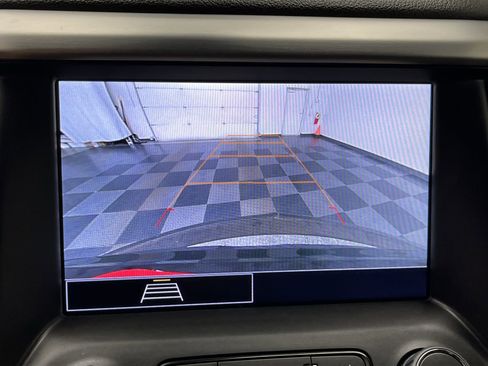 Certified 2023 GMC Acadia SLE w/ Driver Convenience Package image 5