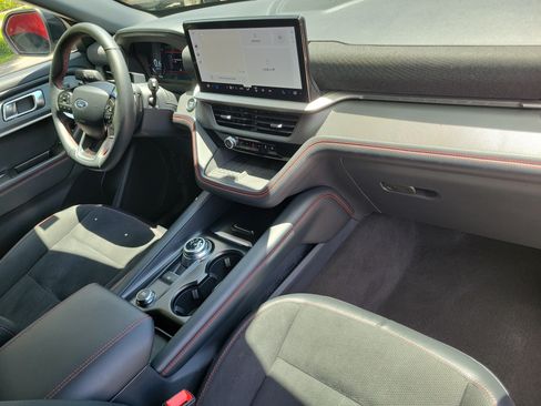 Certified 2025 Ford Explorer ST RWD image 17