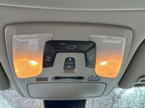 Used 2020 Toyota Sienna XLE image 19