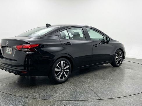 Used 2025 Nissan Versa SV image 9