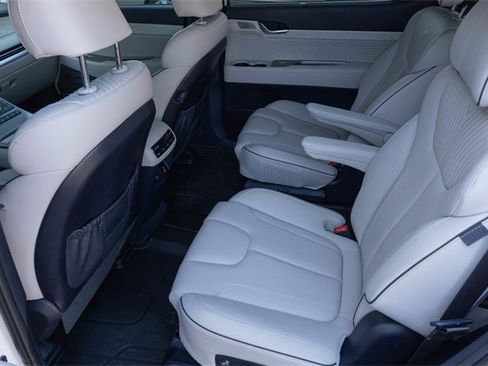 Used 2025 Hyundai Palisade Calligraphy image 16