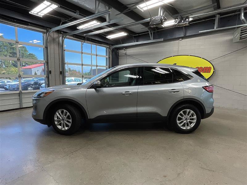 Used 2021 Ford Escape SE w/ Cold Weather Package AWD/4WD image 2