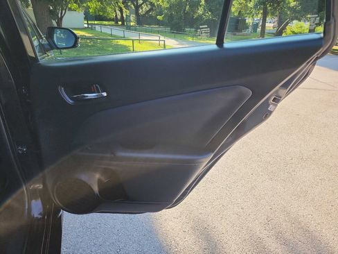 Used 2019 Toyota Prius XLE image 21