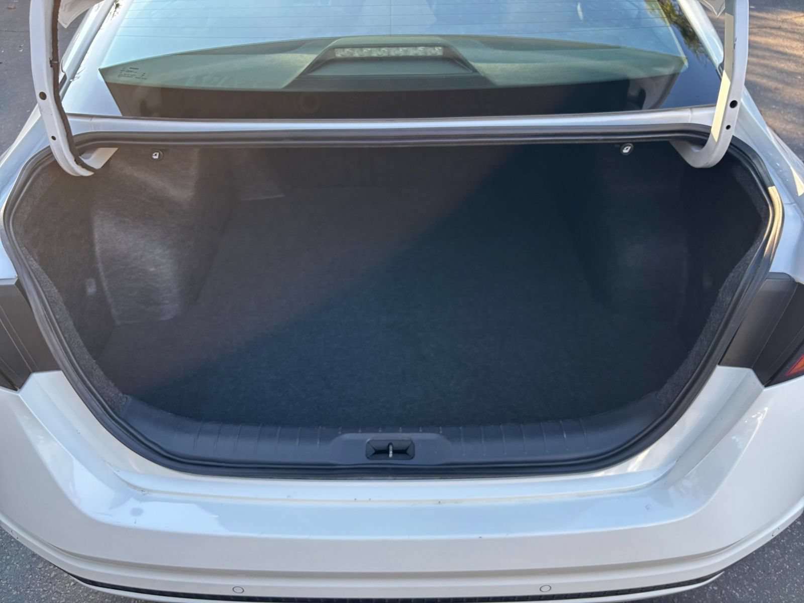 Used 2025 Nissan Altima 2.5 SV FWD image 30