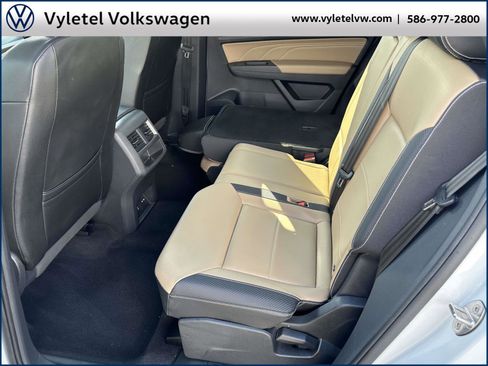 Certified 2023 Volkswagen Atlas Cross Sport SE image 12
