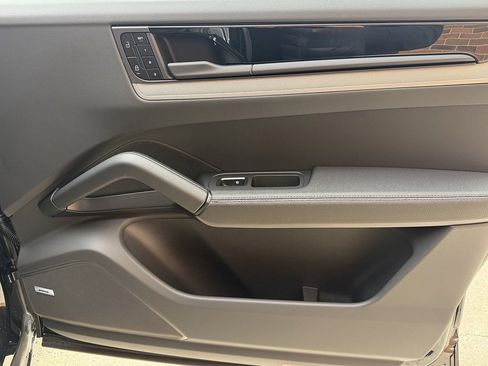 New 2026 Porsche Cayenne Coupe image 22