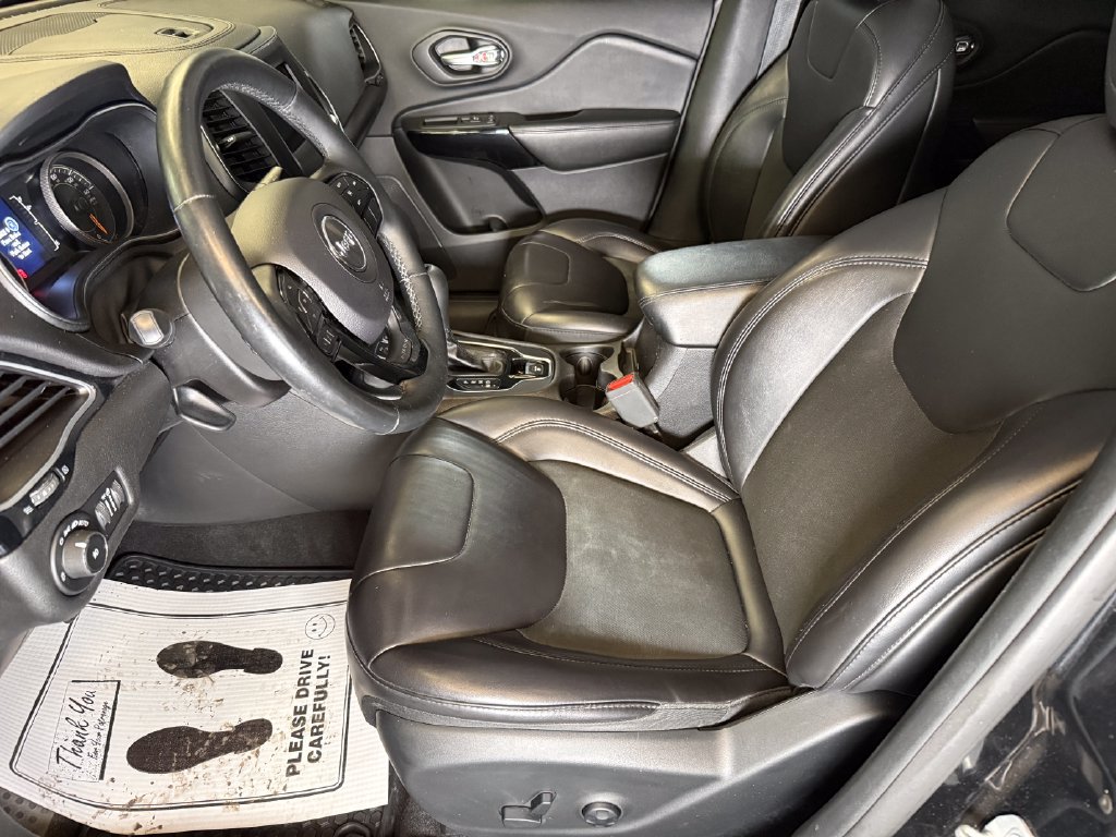 Used 2019 Jeep Cherokee Latitude Plus AWD/4WD image 22