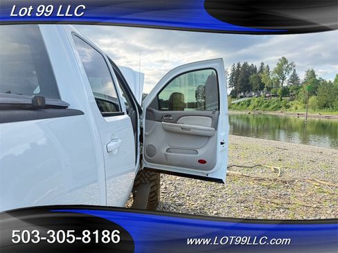 Used 2009 GMC Sierra 2500 SLT w/ Entertainment Package AWD/4WD image 45