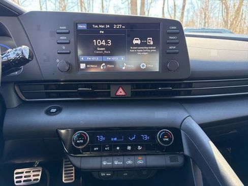Used 2025 Hyundai Elantra Sport image 22