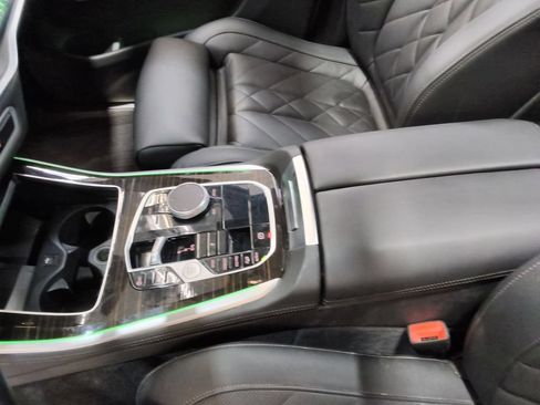 Used 2025 BMW X5 xDrive40i w/ Premium Package AWD/4WD image 16