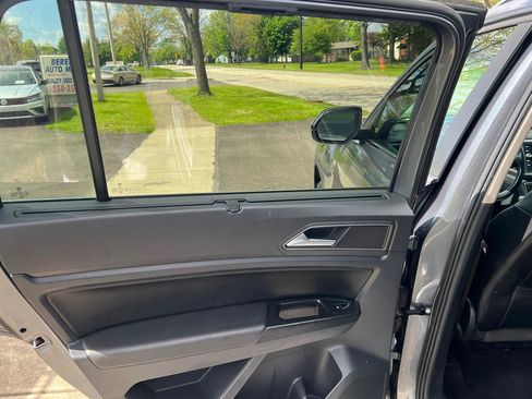 Used 2019 Volkswagen Atlas SE w/ Towing Package AWD/4WD image 37