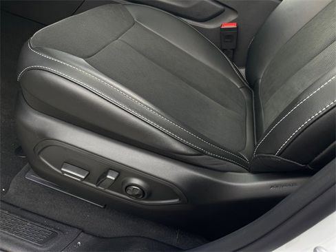 New 2025 Jeep Grand Cherokee L Altitude image 11