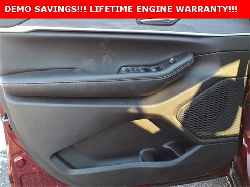 New 2026 Jeep Grand Cherokee Altitude image 10