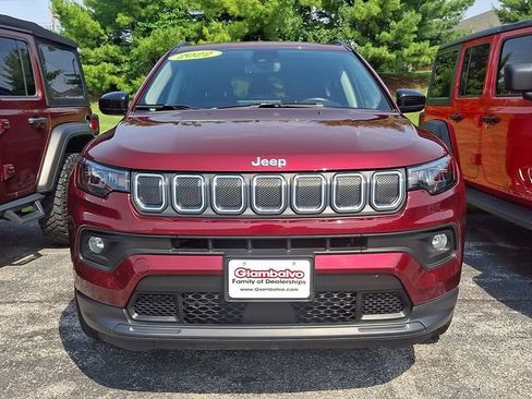 Used 2022 Jeep Compass Latitude w/ Convenience Group AWD/4WD image 2