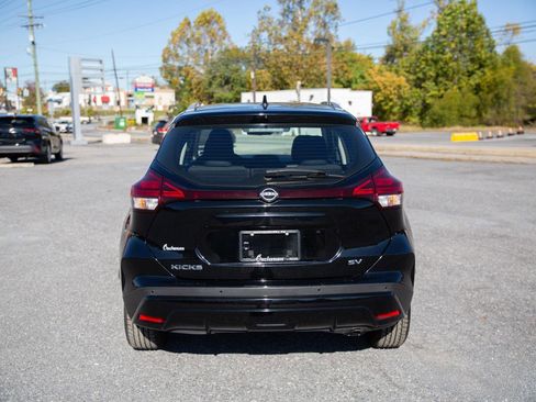Used 2024 Nissan Kicks SV image 5
