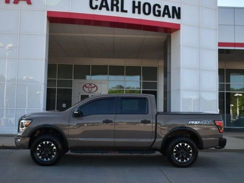 Used 2021 Nissan Titan PRO-4X w/ Pro-4x Convenience Package AWD/4WD image 2