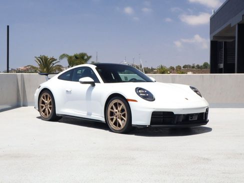 Certified 2025 Porsche 911 Carrera w/ Premium Package RWD image 7