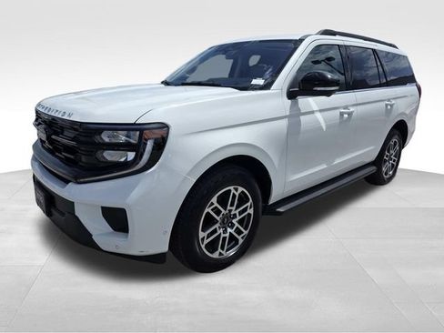 Used 2025 Ford Expedition Active AWD/4WD image 5