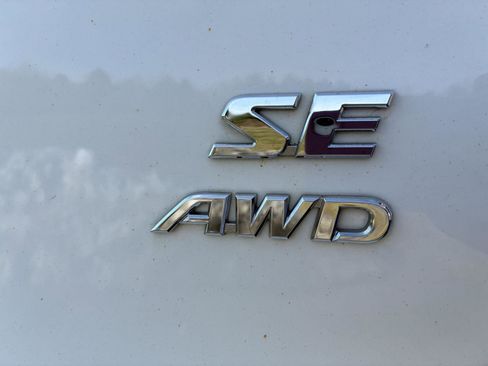 Used 2018 Toyota RAV4 SE w/ Power Extra Value Package image 42