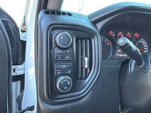 Used 2023 Chevrolet Silverado 1500 Custom image 18