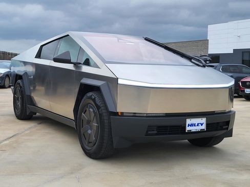 Used 2025 Tesla Cybertruck AWD Crew Cab image 1