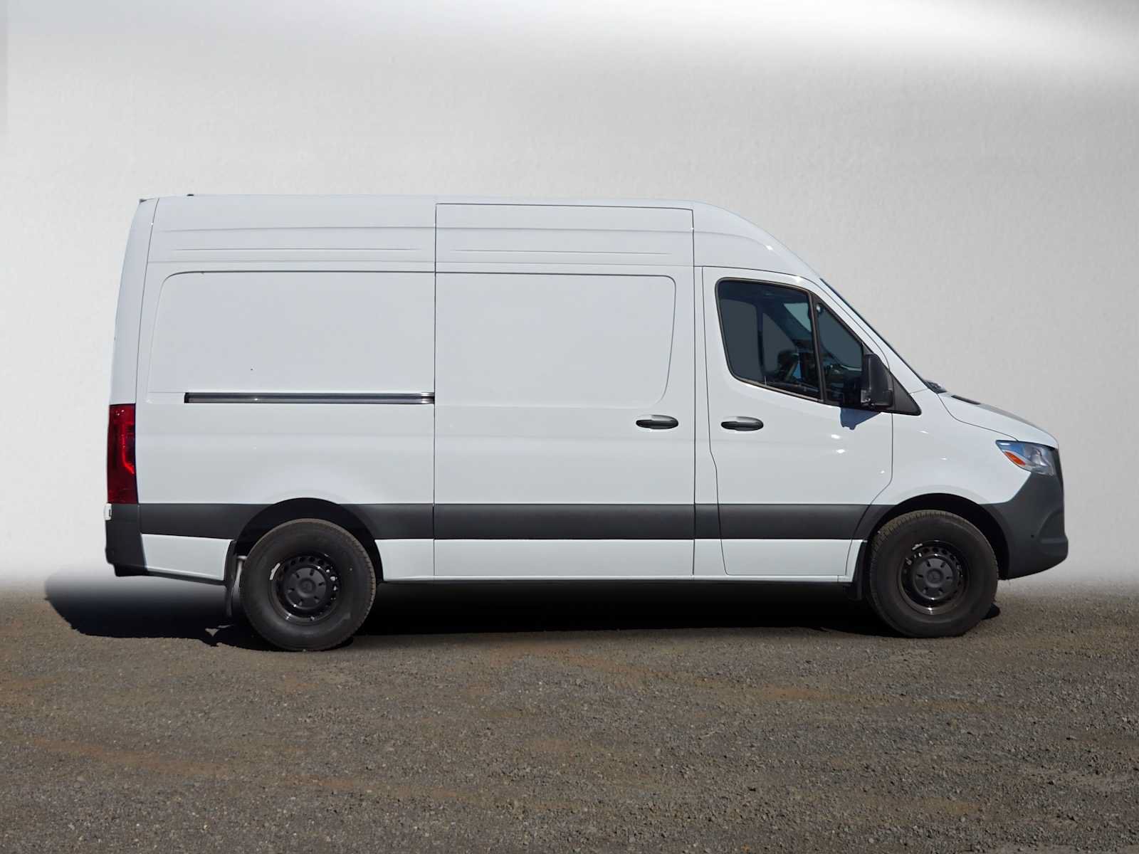 Used 2026 Mercedes-Benz Sprinter 2500 image 2