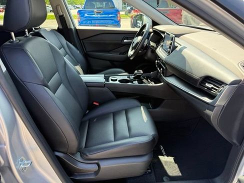 Certified 2023 Nissan Rogue SV w/ SV Premium B Package AWD/4WD image 28