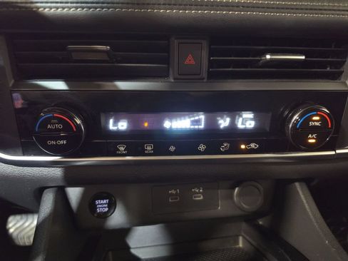 Used 2024 Nissan Rogue SV FWD image 16