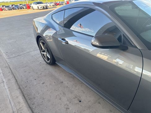 Used 2025 Ford Mustang Coupe RWD image 19