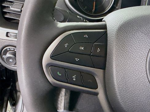 Used 2021 Jeep Cherokee Latitude Plus image 20