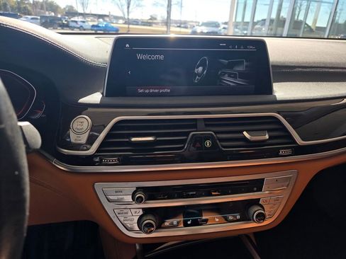 Used 2020 BMW 740i w/ Premium Package image 13