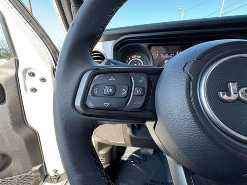 Used 2024 Jeep Wrangler Unlimited Sport AWD/4WD image 22