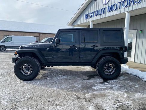 Used 2017 Jeep Wrangler Unlimited Rubicon w/ Cold Weather Group AWD/4WD image 3