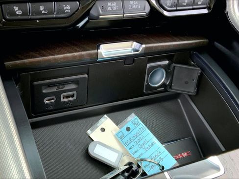 Used 2021 GMC Yukon Denali w/ LPO, Illumination Package image 34