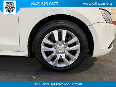 Used 2012 Volkswagen Jetta SE FWD image 14