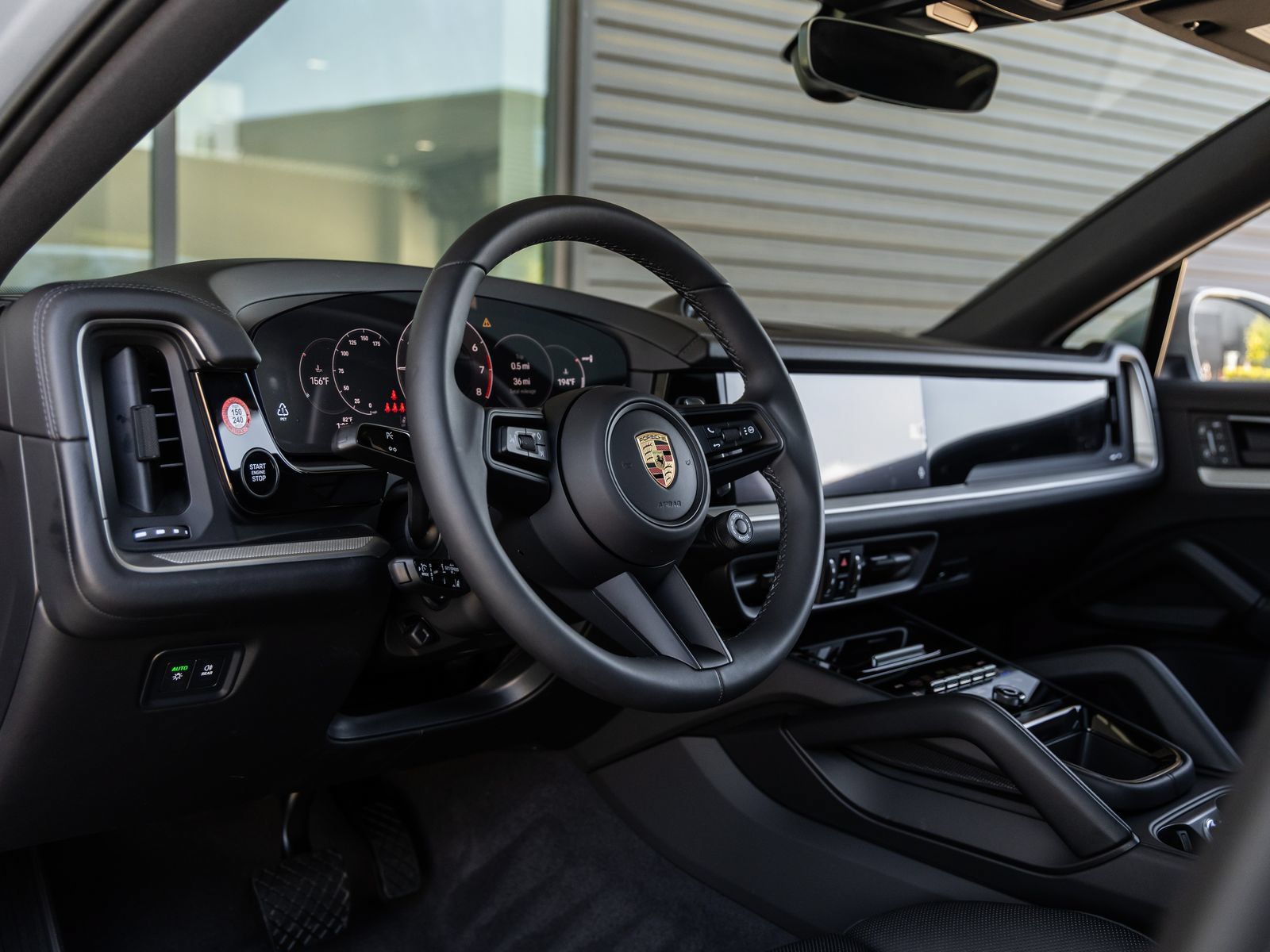 Certified 2025 Porsche Cayenne E-Hybrid Coupe AWD/4WD image 4