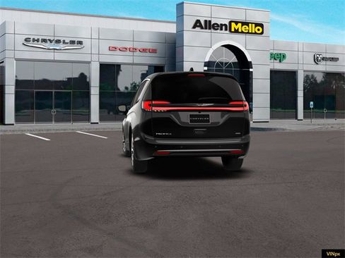 New 2026 Chrysler Pacifica Select image 13