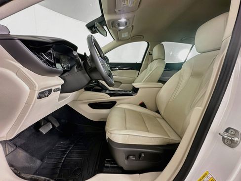 Used 2022 Buick Envision Essence w/ Technology Package I FWD image 13