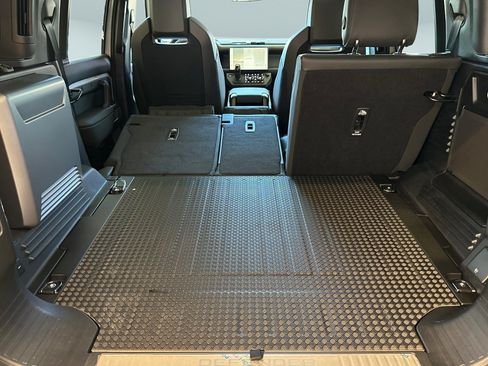 New 2026 Land Rover Defender 110 OCTA AWD/4WD image 25